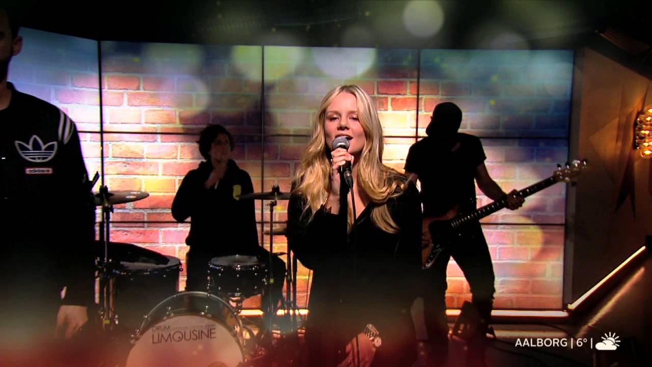 Jokeren - Kun os to feat. Pauline (live @Go' Morgen DK)