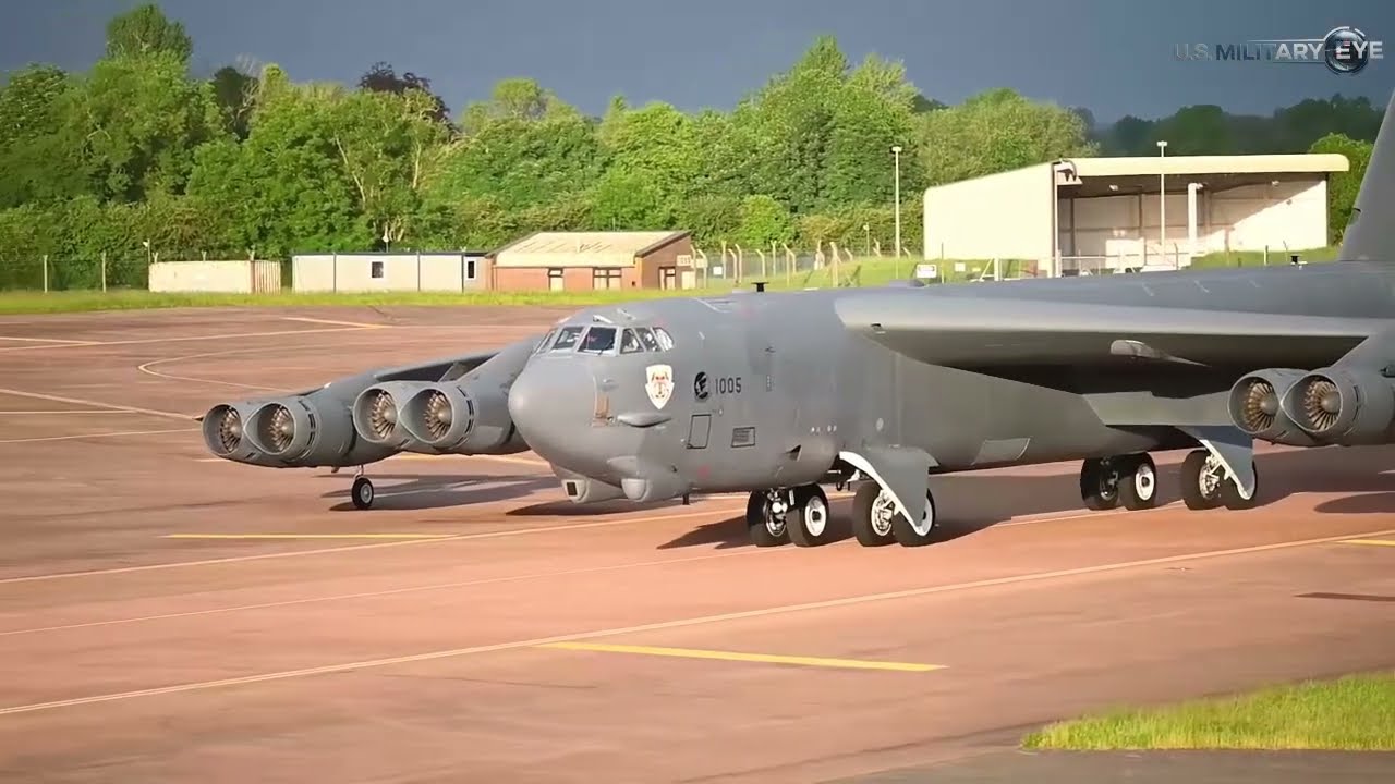 China and Russia Panic! US B-52 Airplane Rushes to Take Off in Emergency