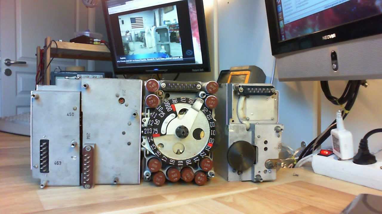 My soviet R-113 tank radio, in parts