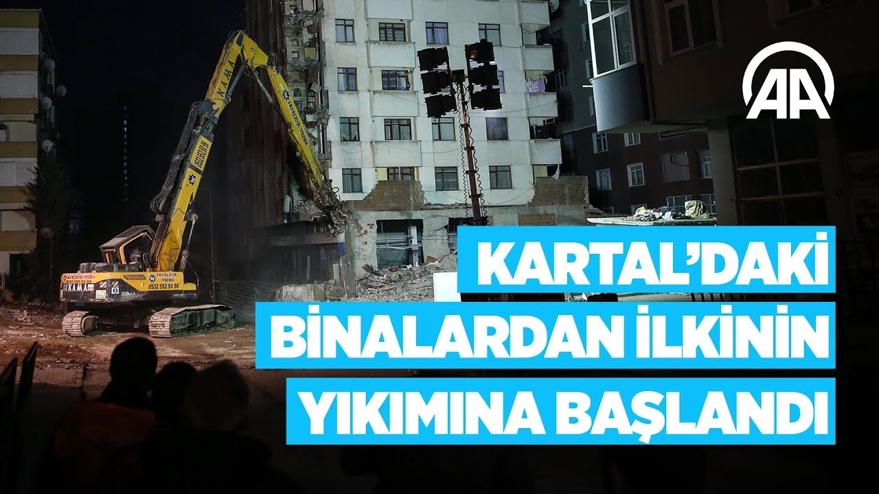 Kartal'da riskli binalardan ilkinin yıkımına başlandı
