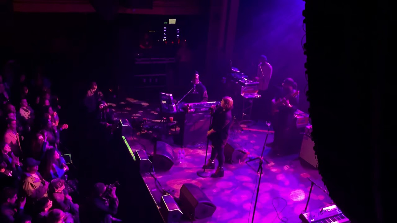 Robert Glasper Electric Trio feat. Yebba