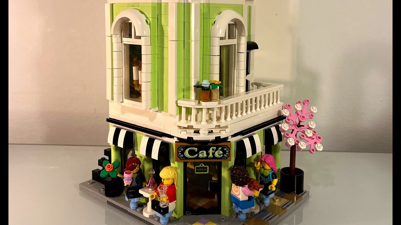 Let's build a modular Lego City café! Transforming the Heartlake City café