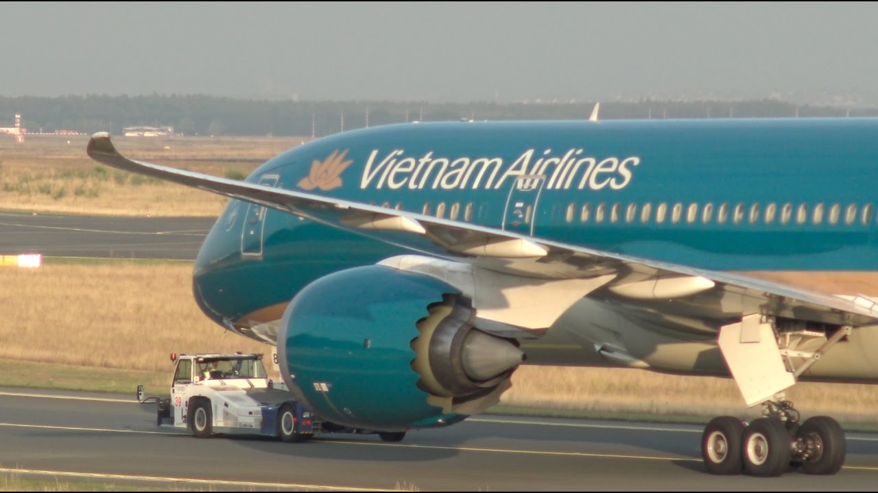 [4K] The best of 2016 | a beautiful plane spotting year - Aviation Music Video