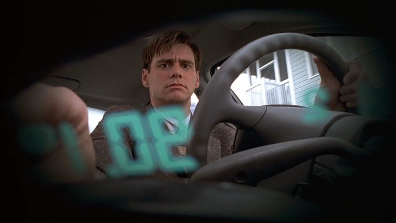 The Truman Show | Escena: Truman Comienza a Sospechar que lo Siguen Gracias a la Radio | Escenas de