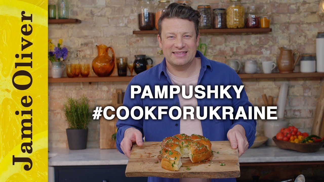 Jamie Oliver cooks up a Pampushky for #CookForUkraine 💙💛