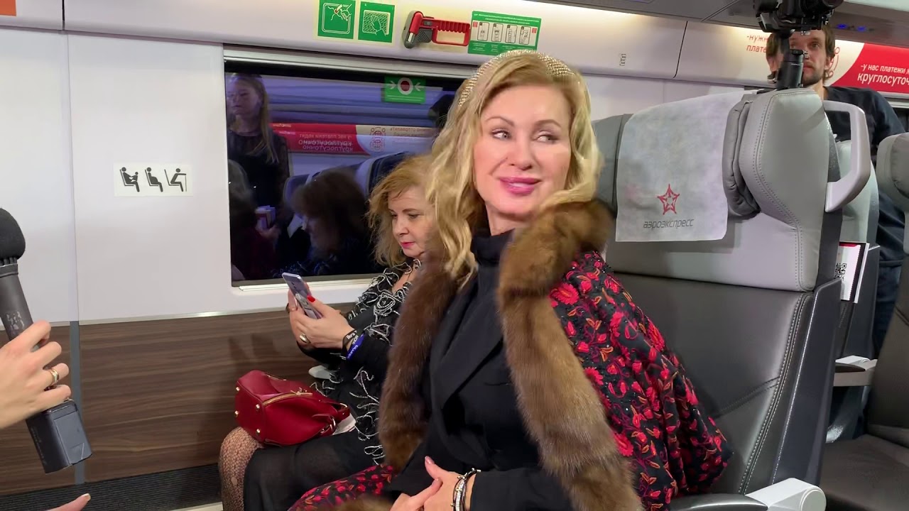 19.11.2019. Первый модный показ в движущемся аэроэкспресс. Интервью Викт Цыгановой