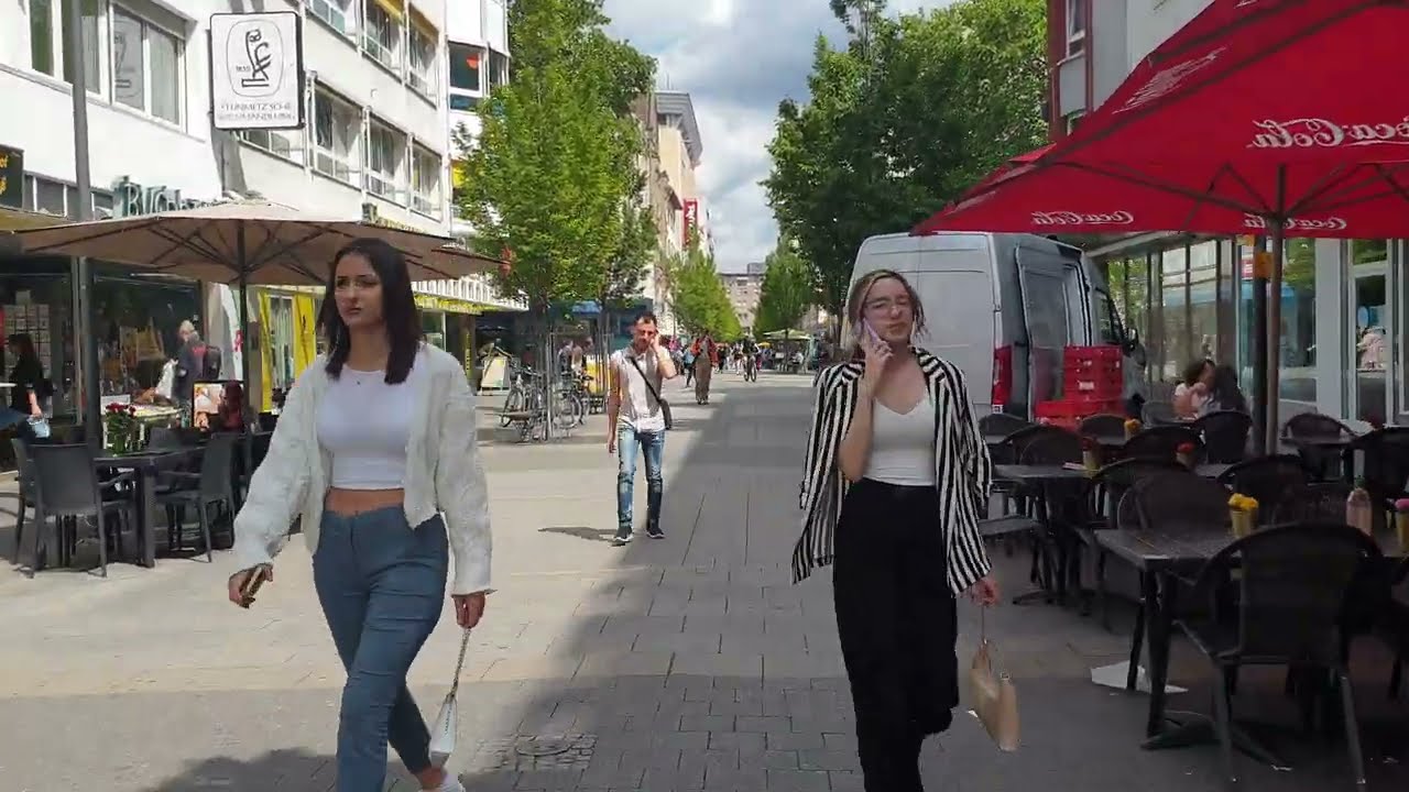 Offenbach: A walk on Frankfurter Straße towards Marktplatz. Germany 4K Video
