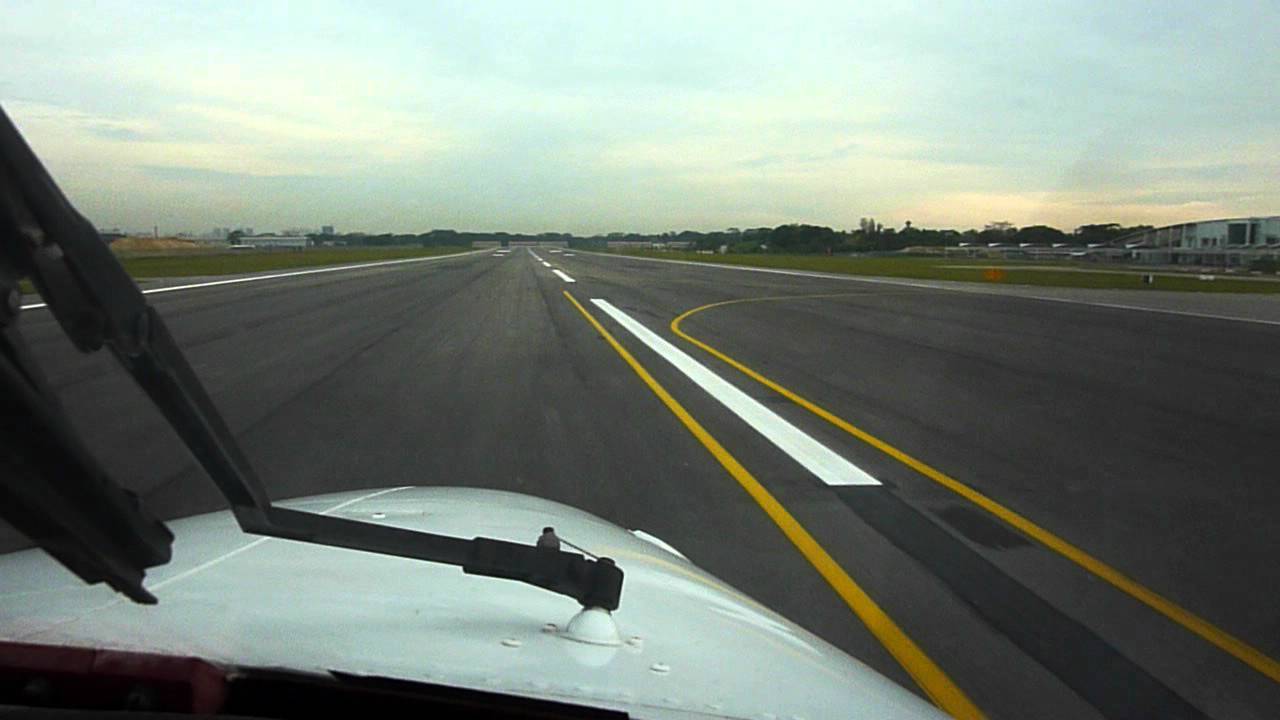 WSSL Singapore Seletar Airport - Approach and Landing Rwy 21 - Cheyenne II PA31T