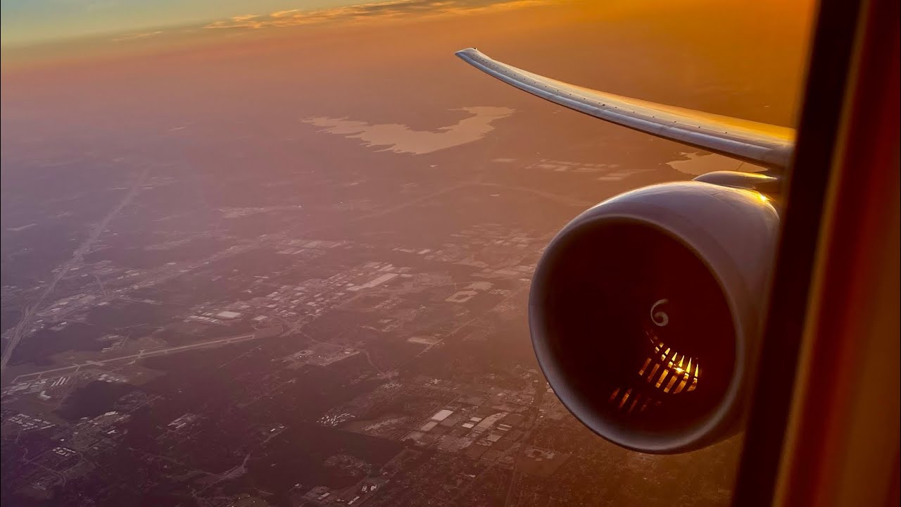 American Airlines 777-300ER STUNNING Takeoff from DFW