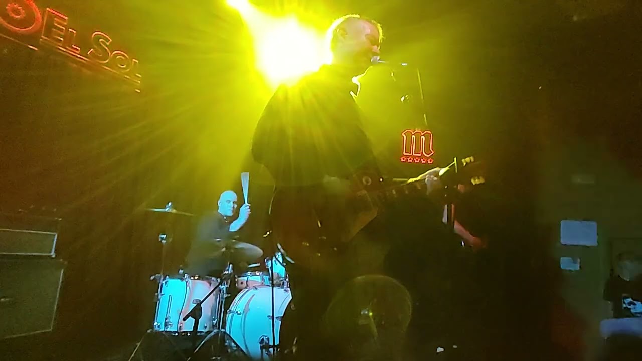 PINK TURNS BLUE - MISSING YOU. Live in Madrid (15-1-26). Sala El Sol.