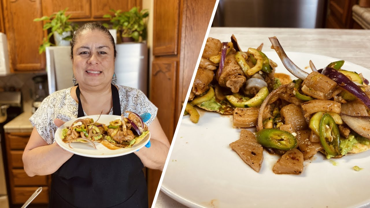 PATITAS Y CUERITOS DE PUERCO EN AGUACHILE