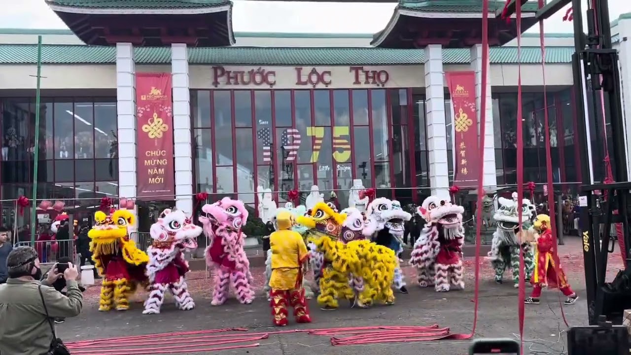 Mùng 1 Tết Phước Lộc Thọ pháo nổ tưng bừng khắp Bolsa Cali