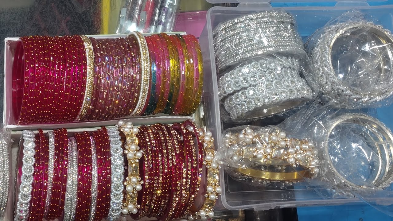 लेटेस्ट डिजाइन चूड़ियां आईदेखते हैं बहुत ही प्यारशेड ब्राइडल चूड़ी भी हमारे यहां पर मिलती है बहुत👏