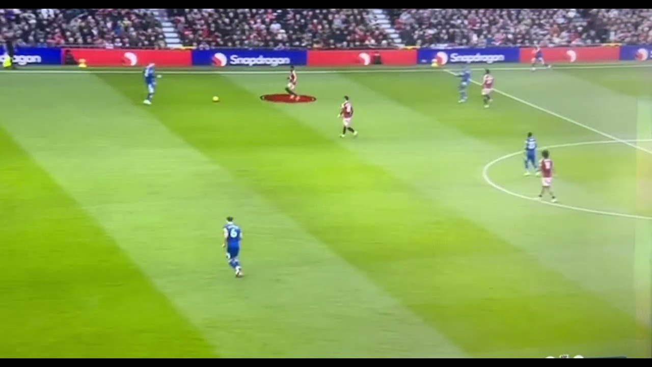 Amad Diallo press to win the ball for Zikrzee goal | Manchester United vs Everton