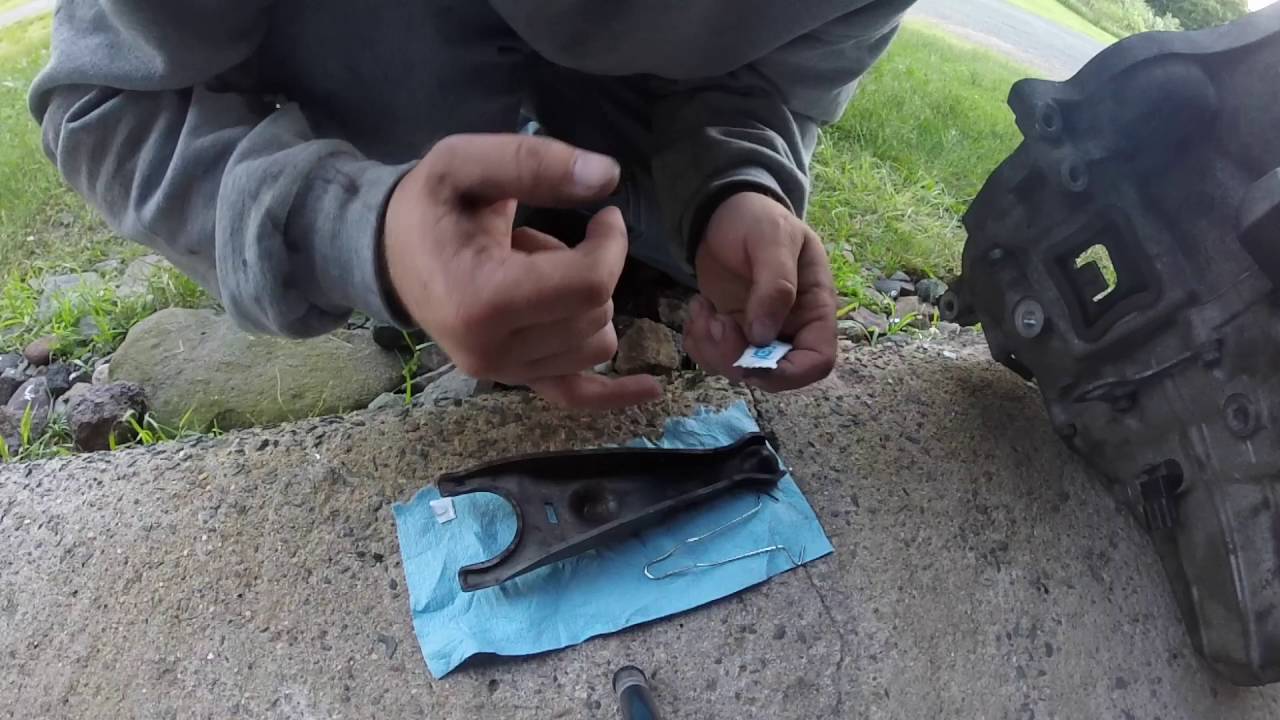 DIY 8th Gen Civic Si Throwout Bearing/Release Bearing Install Part - 7 Clutch Job