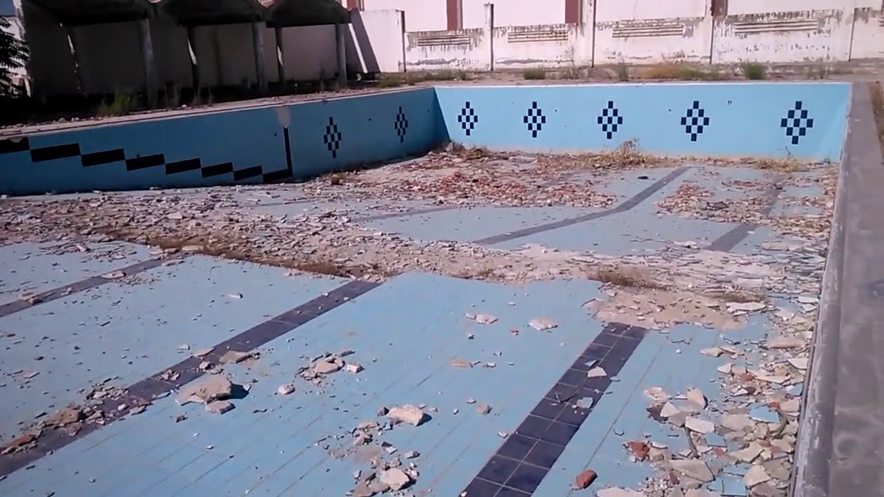 مسبح الجلاء في جب الجندلي في حمص بعد ان كانت تعج به الحياة اصبح مهجور وخراب