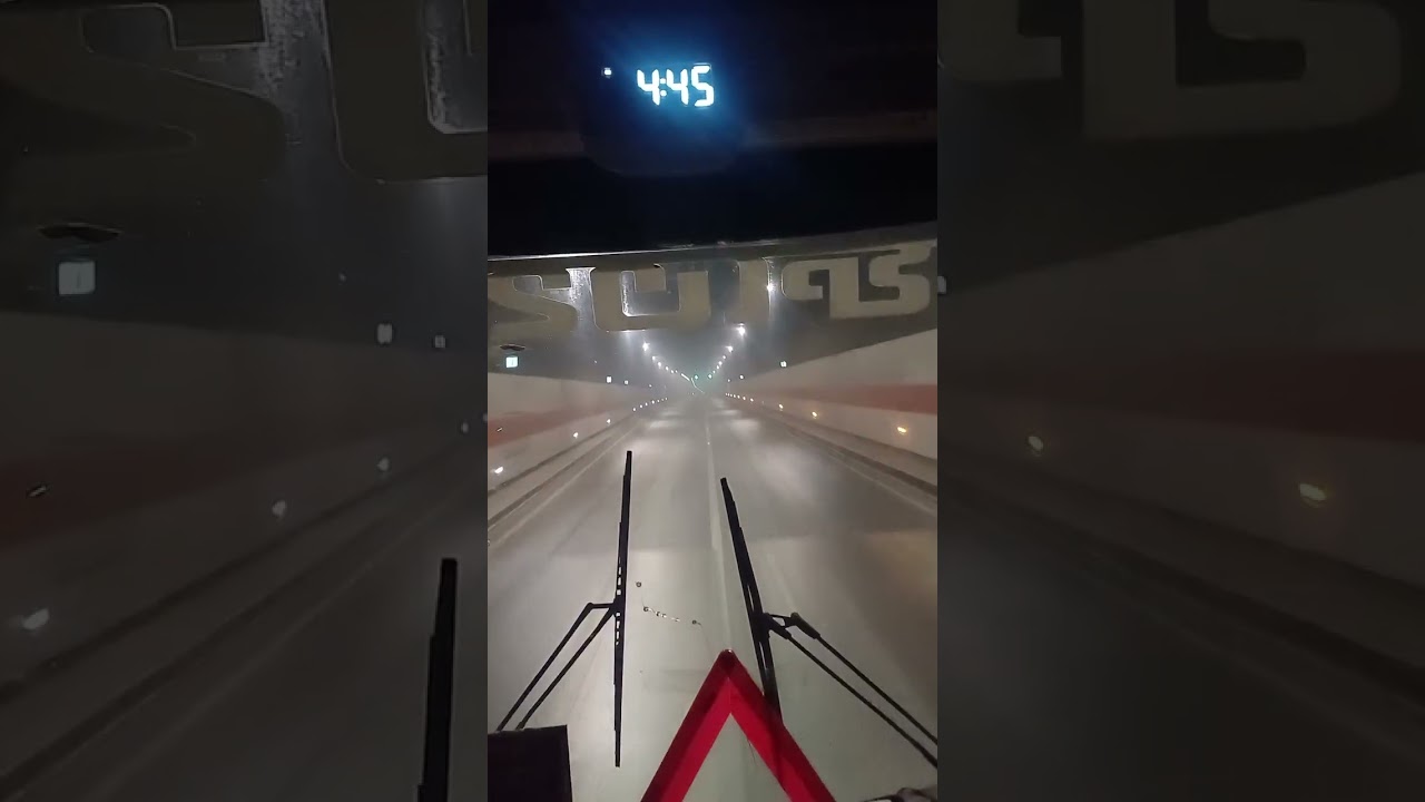 কর্ণফুলী ট্রানেল চট্টগ্রাম।