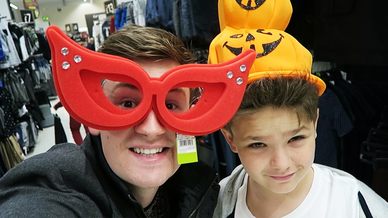 HALLOWEEN COSTUME SHOPPING