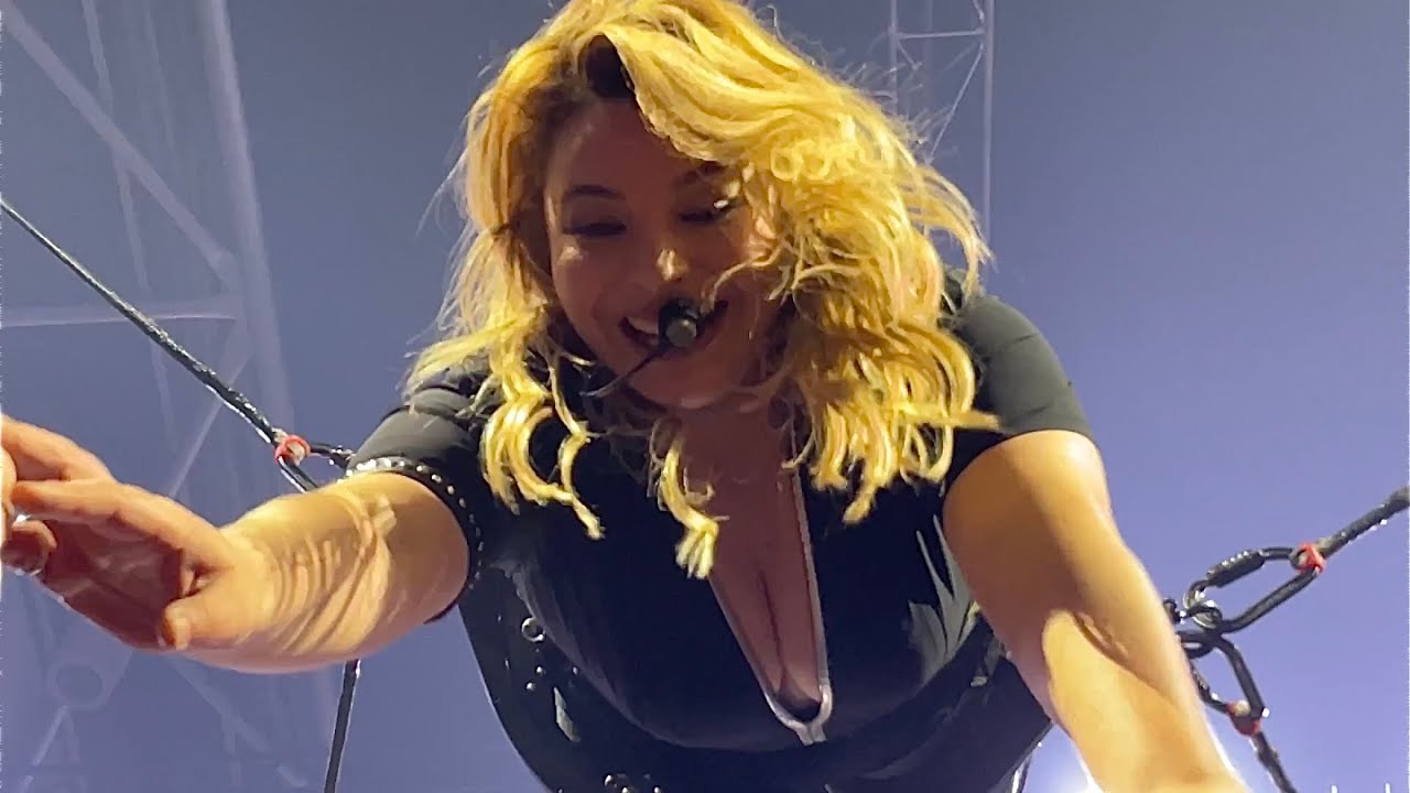 SANTA - Générique de Fin Live Zénith Paris 17.12.25