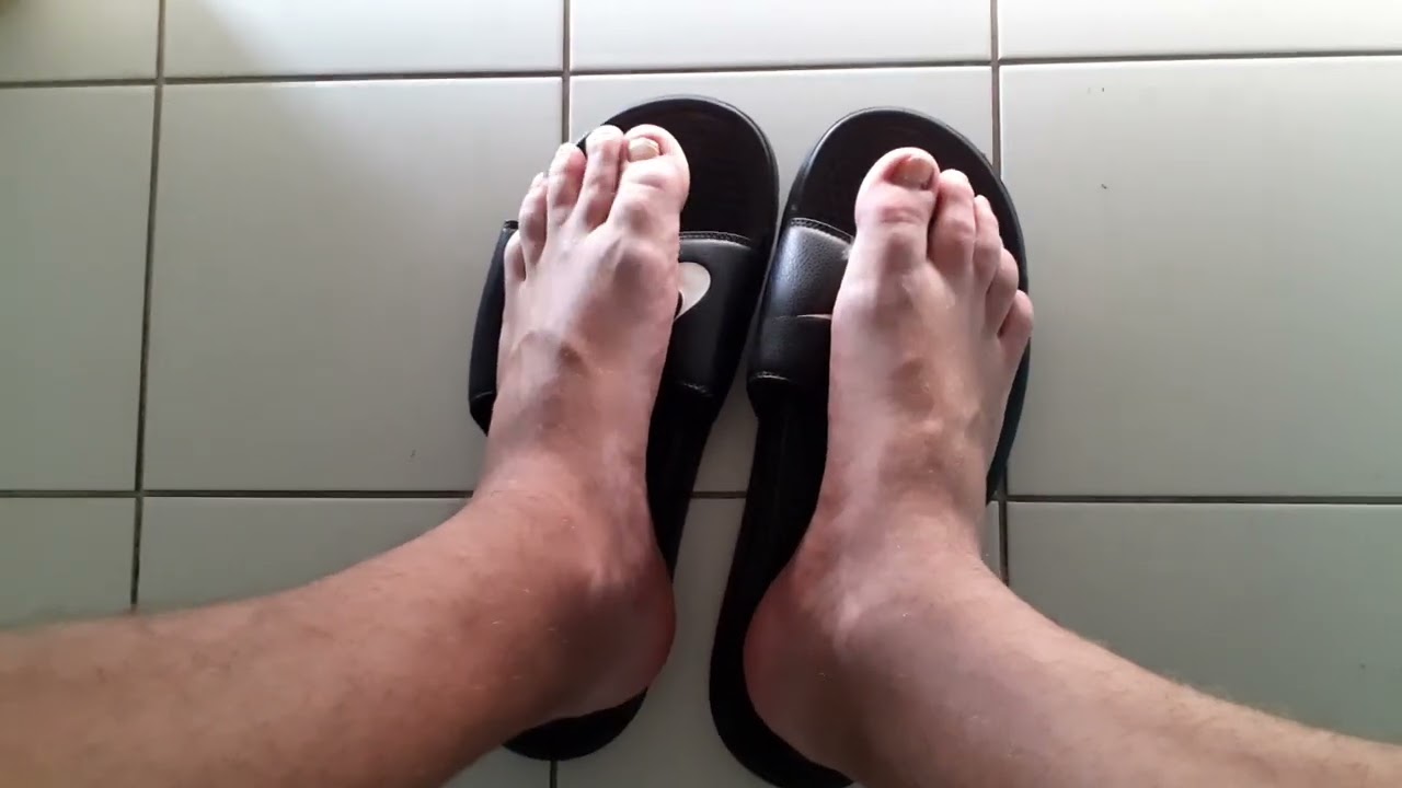 nike slippers with sweaty feet