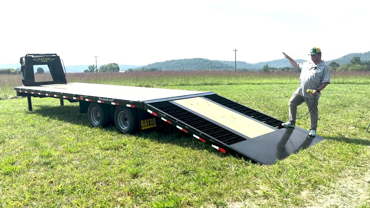 How to choose a dovetail for your next gooseneck! Hydraulic dovetail vs 40” wide Gator Tuff Ramps.