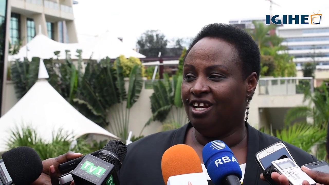 Abafite ubumuga bwo kutavuga barifuza ko abaganga bigishwa ururimi rw’amarenga