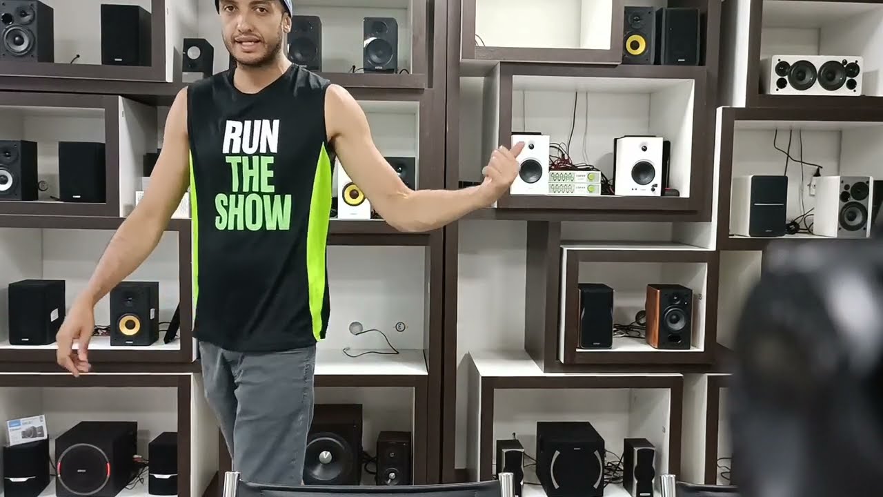 Edifier MR4 vs R1080BT