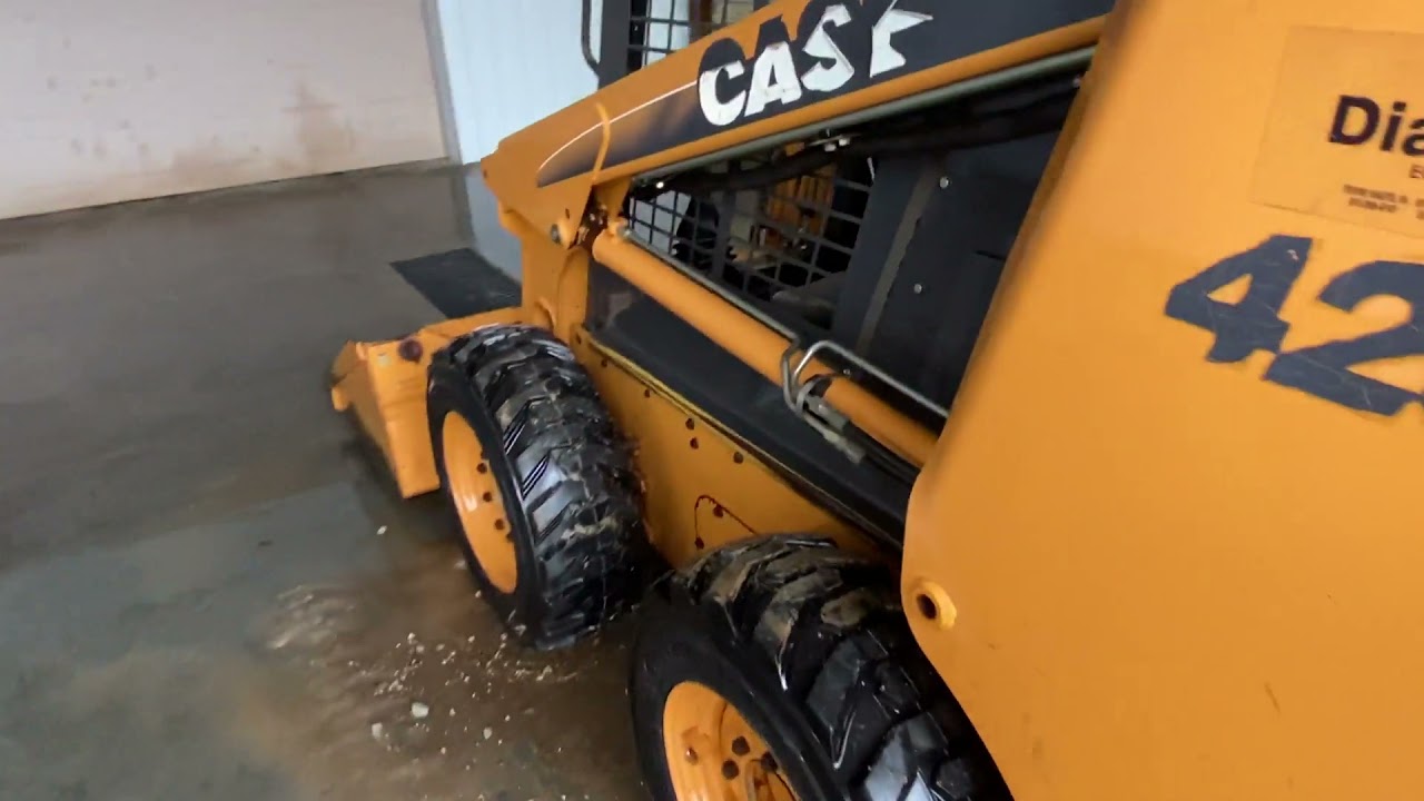2005 CASE 420 For Sale