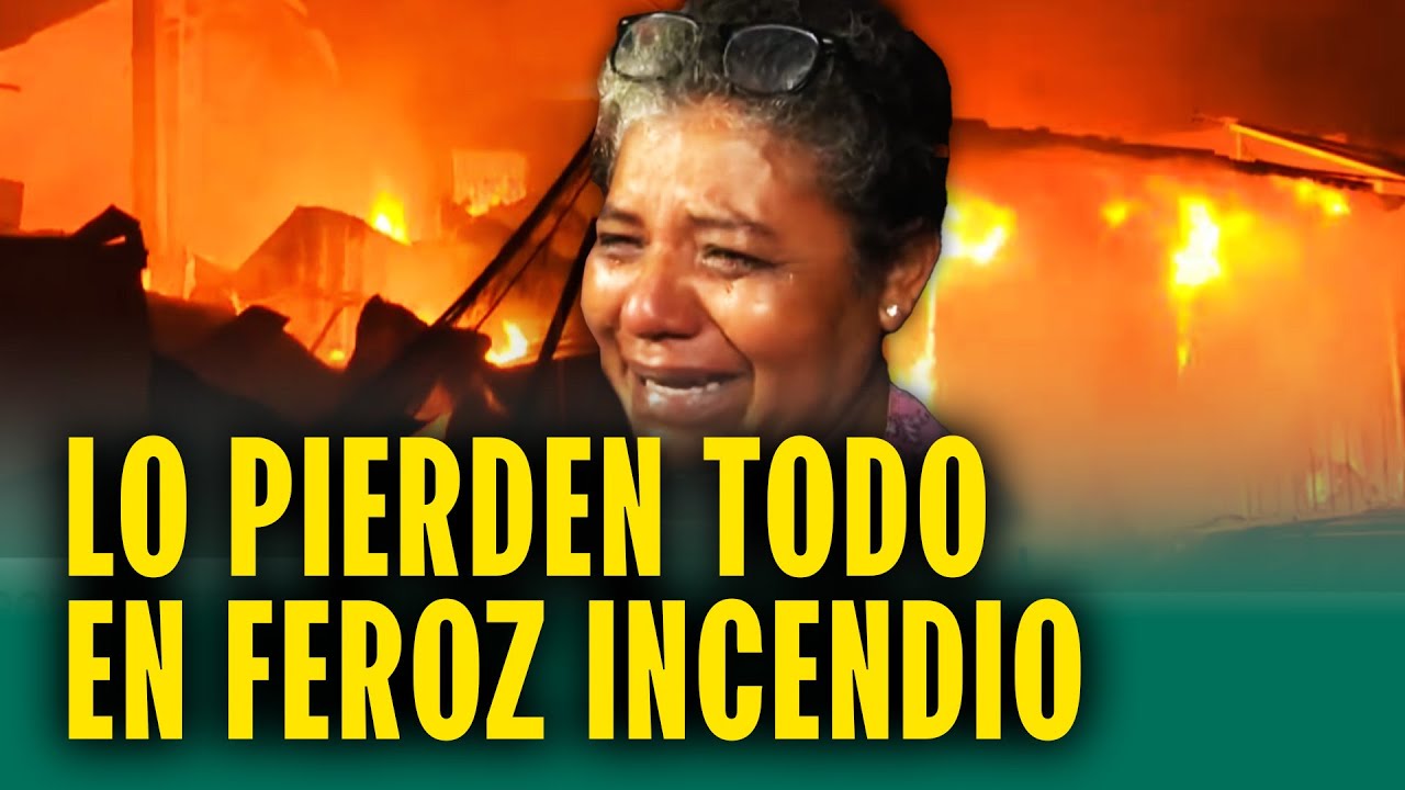 Enorme incendio por pirotecnia arrasa mercado: Vendedores desesperados por perder sus negocios