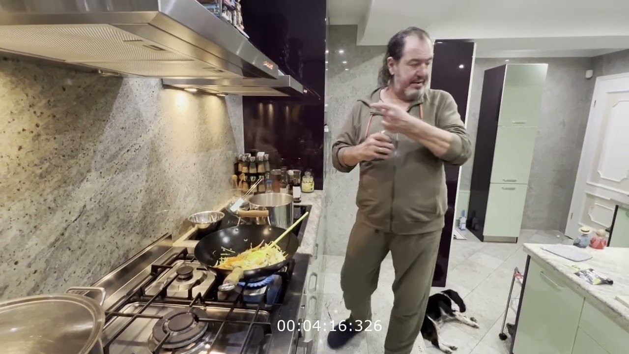 В кухнята на розовата къща
