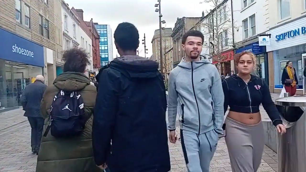 Прогулка по центру города Хаддерсфилд