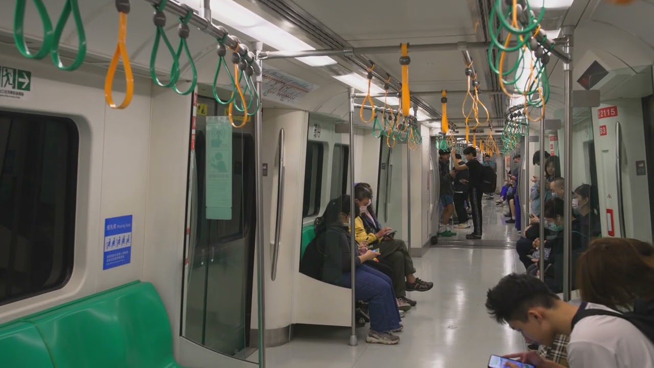 Taiwan, Kaohsiung, MRT ride from Kaisyuan to Kaohsiung International Airport