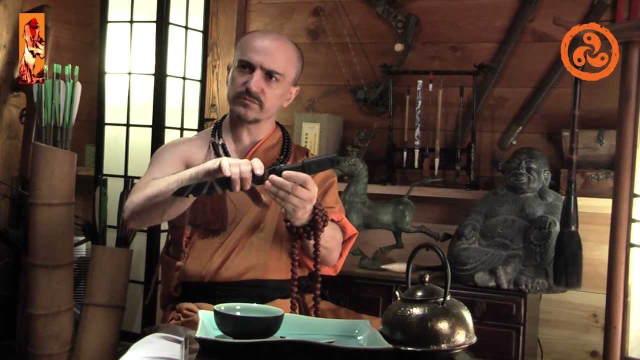 HUANG C. AGUILAR. Video 20 CUCHILLO : Fundador del Monasterio Budista OCEANO DE LA TRANQUILIDAD.