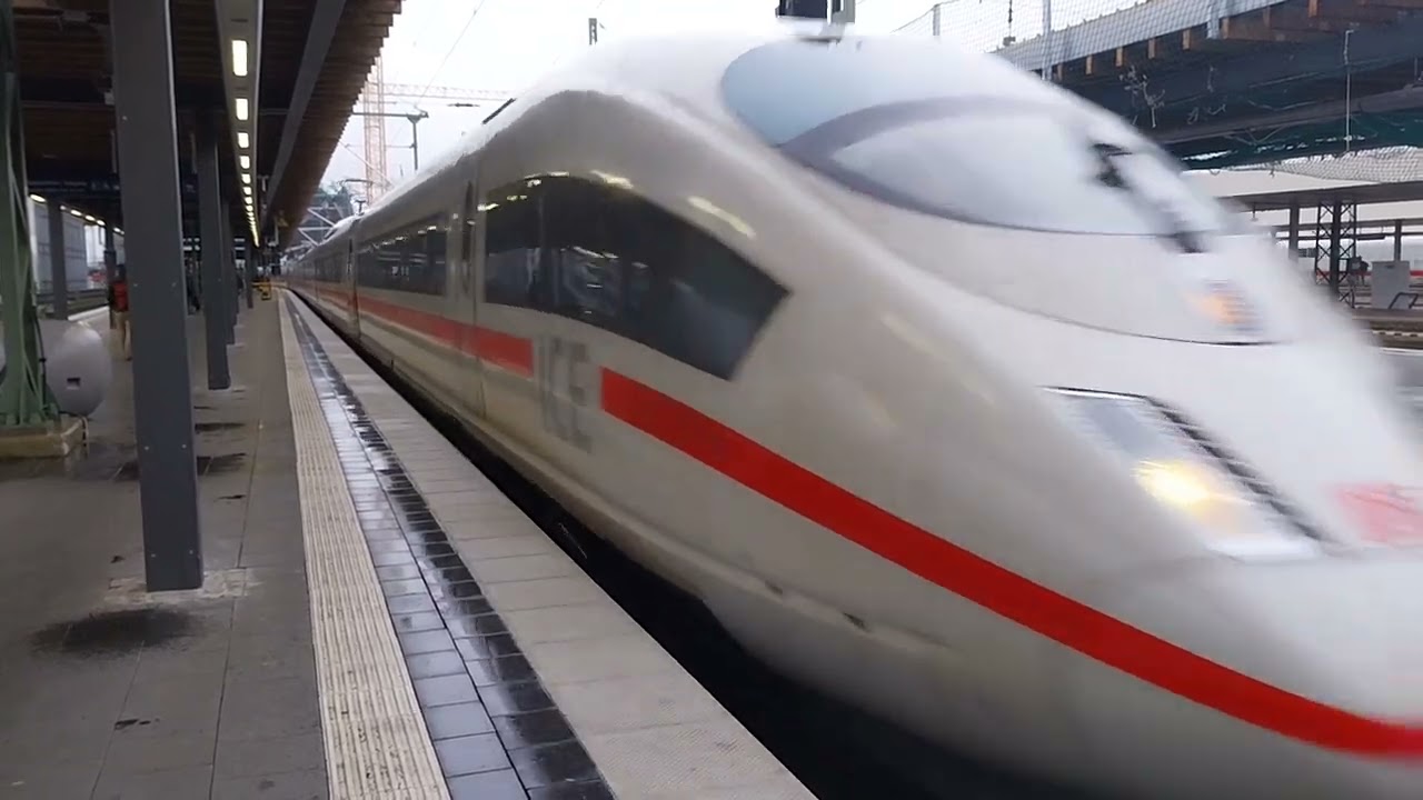 Doppeltraktion ICE 3 mit lichgruss
