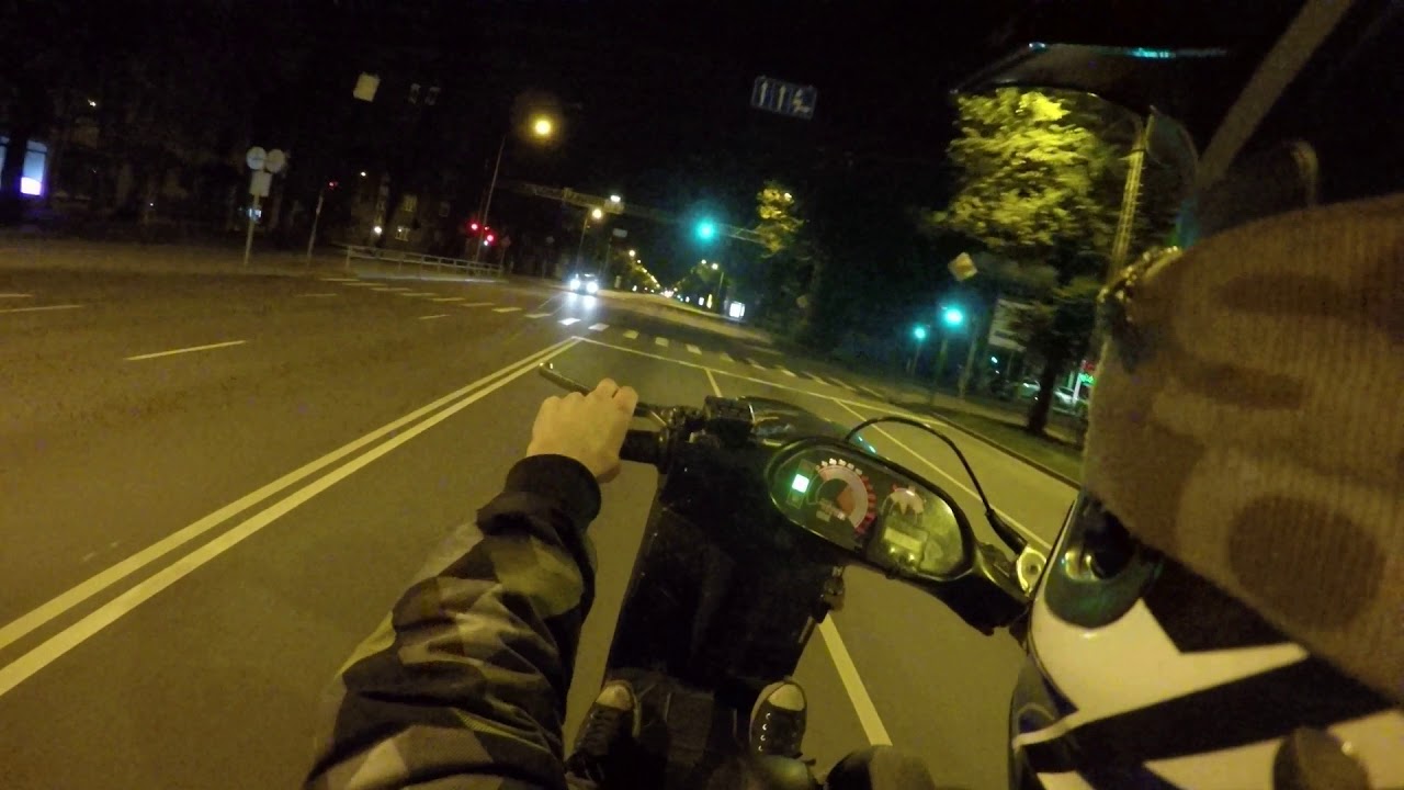 Piaggio NRG mc1 night city wheelie - non stop Jugla-Vef (5,5km)