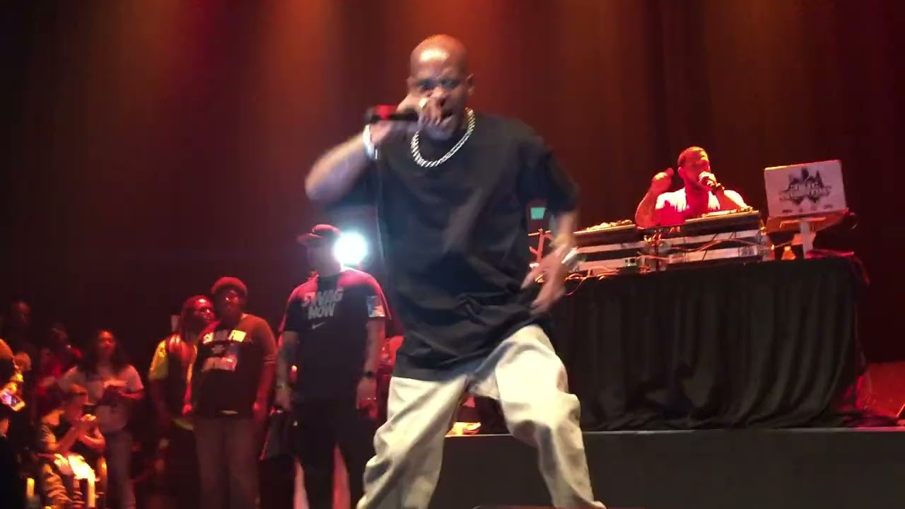 DMX "Where My Dogs At" (Live @The Norva)