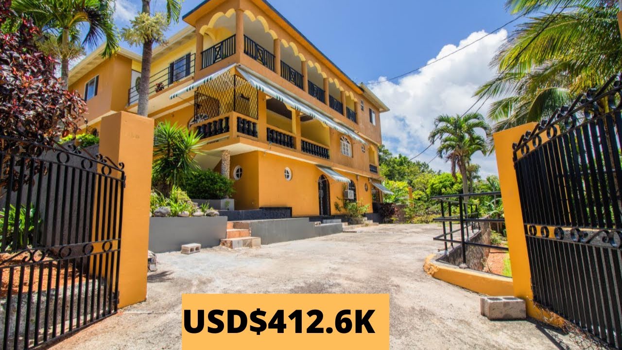Beautiful 12 bedroom multi family House in the cool and quiet neighborhood of Hatfield, Manchester.
