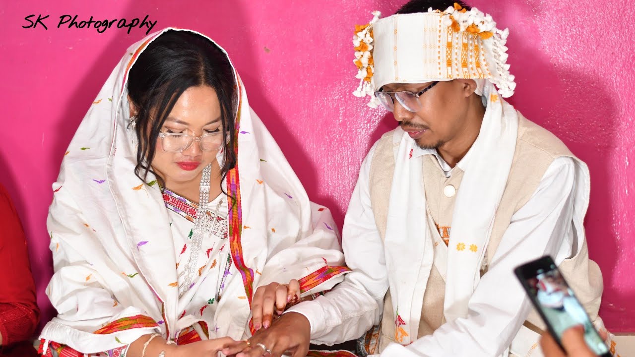 Hingchong weds Momy