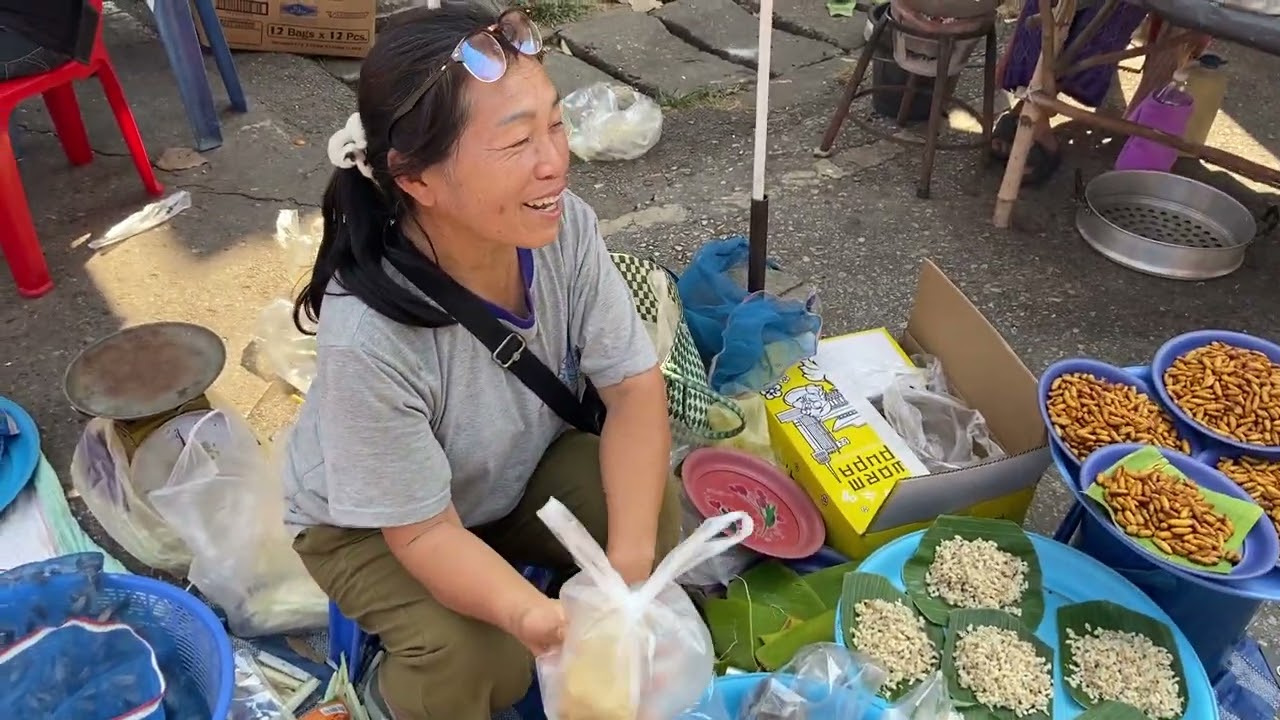 ตลาดนัดวันอังคารตอนเย็นที่อำเภอนาคูครับจังหวัดกาฬสินธุ์