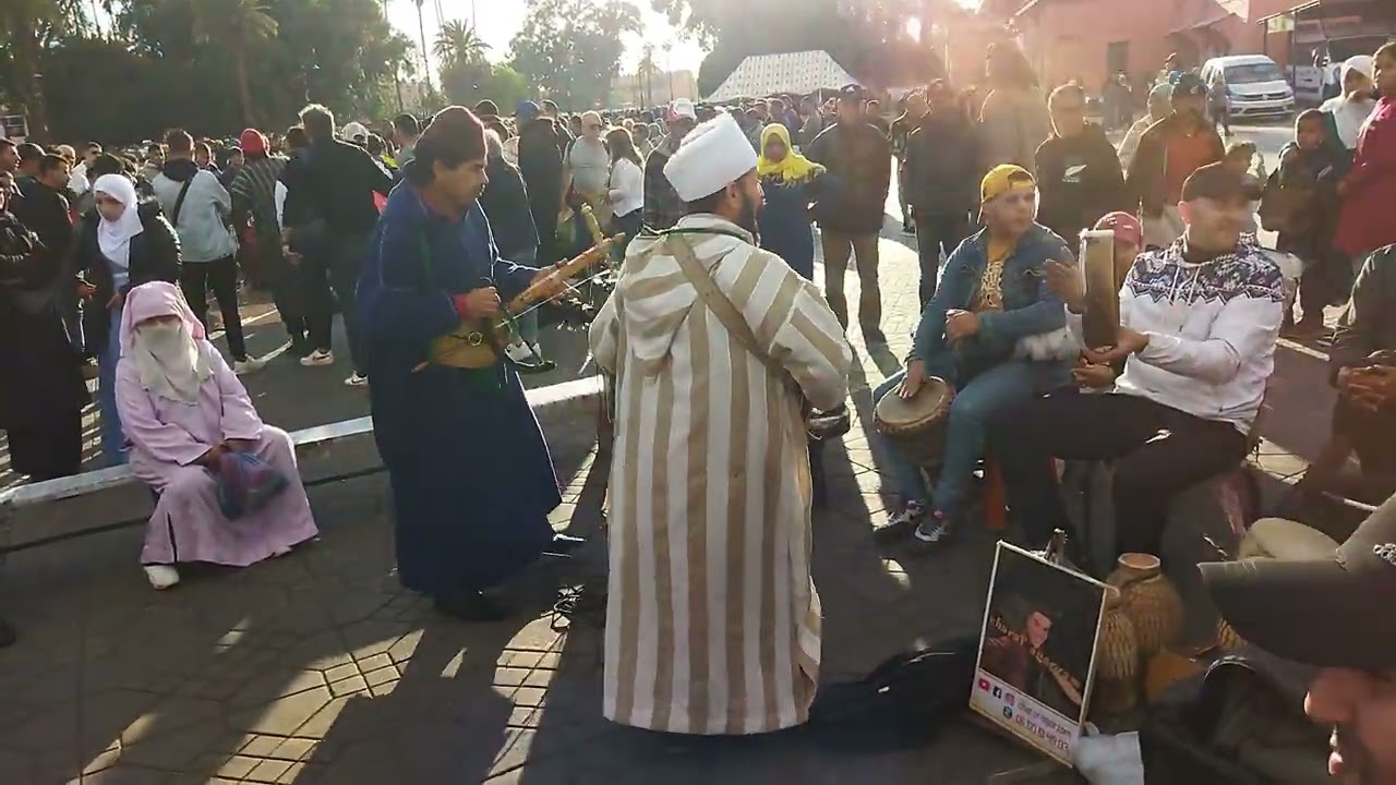 ساحة. الجامع. الفنا.  بمراكش.  مع. الاحباب