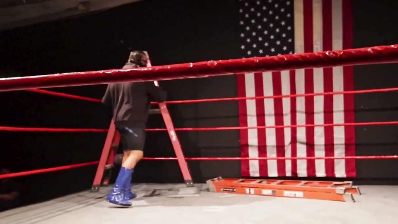 Moe Dase vs O.C. Hayes in A Ladder Match