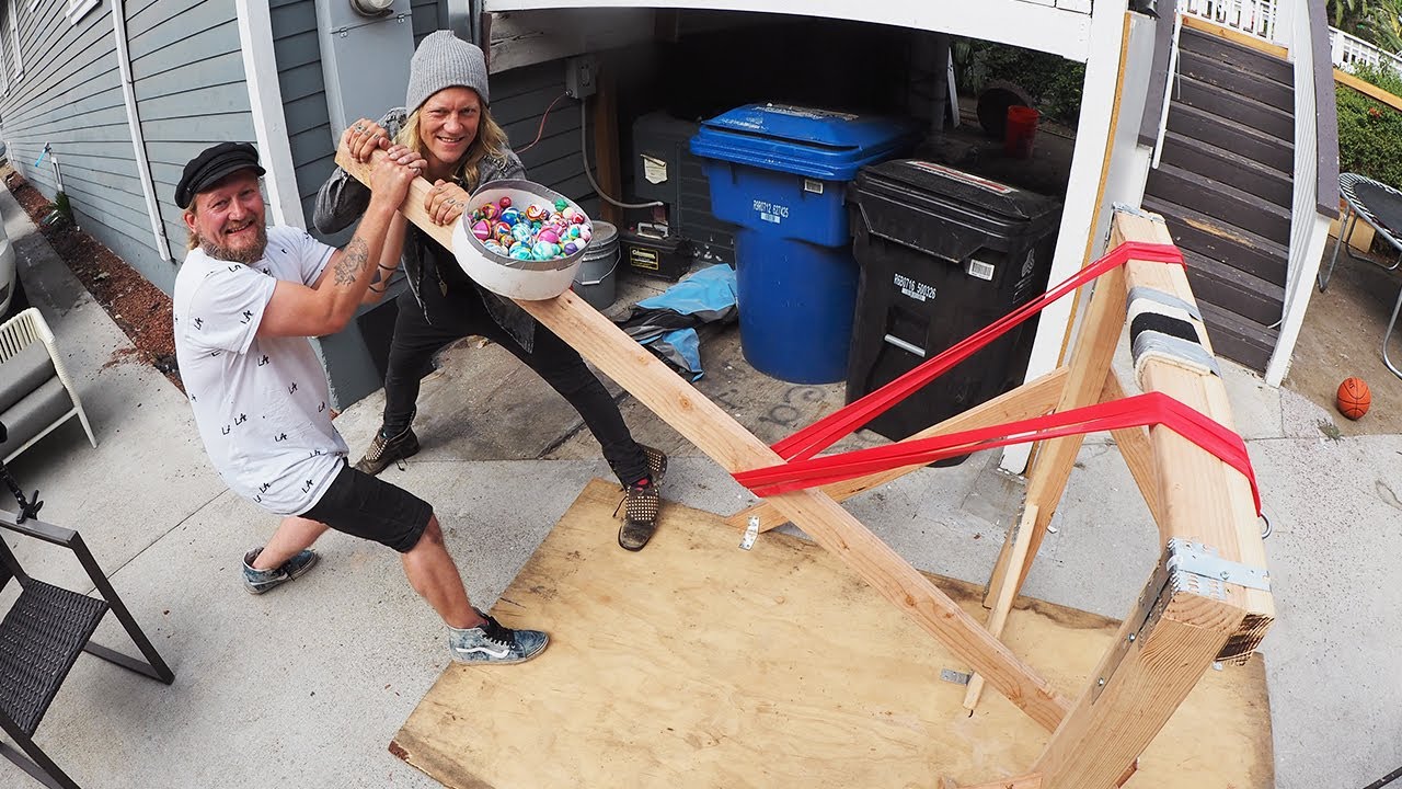 DIY Catapult! (1000 BOUNCY BALLS)