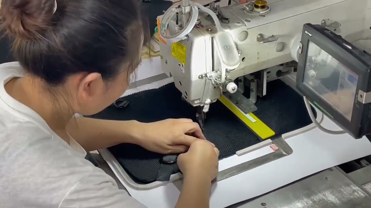 Inside ZhiYun&rsquo;s Premium Bag Production: Skilled Workers & High-End Craftsmanship#LeatherGoods