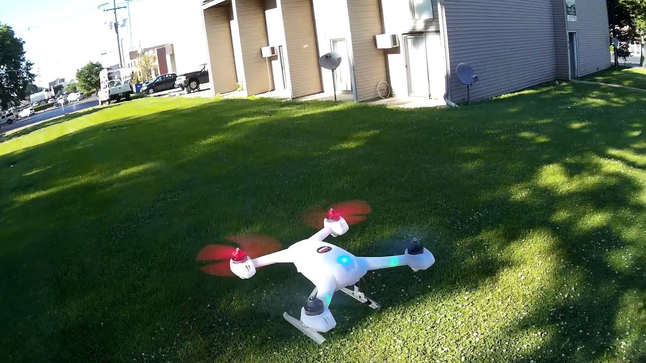 Blade - 200 QX - Maiden Flight (with On-The-Fly Review Commentary)