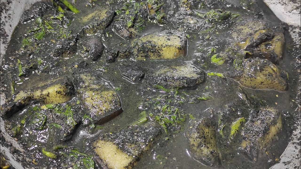 Black curry recipe/ cooking pork with black sesame seeds, Village food recipe