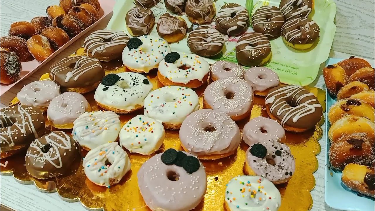 طريقه عمل الدوناتس 🍩 الخفيف الاسفنجي❗ أسهل وصفه دونات بالمقادير والخطوات 🥳