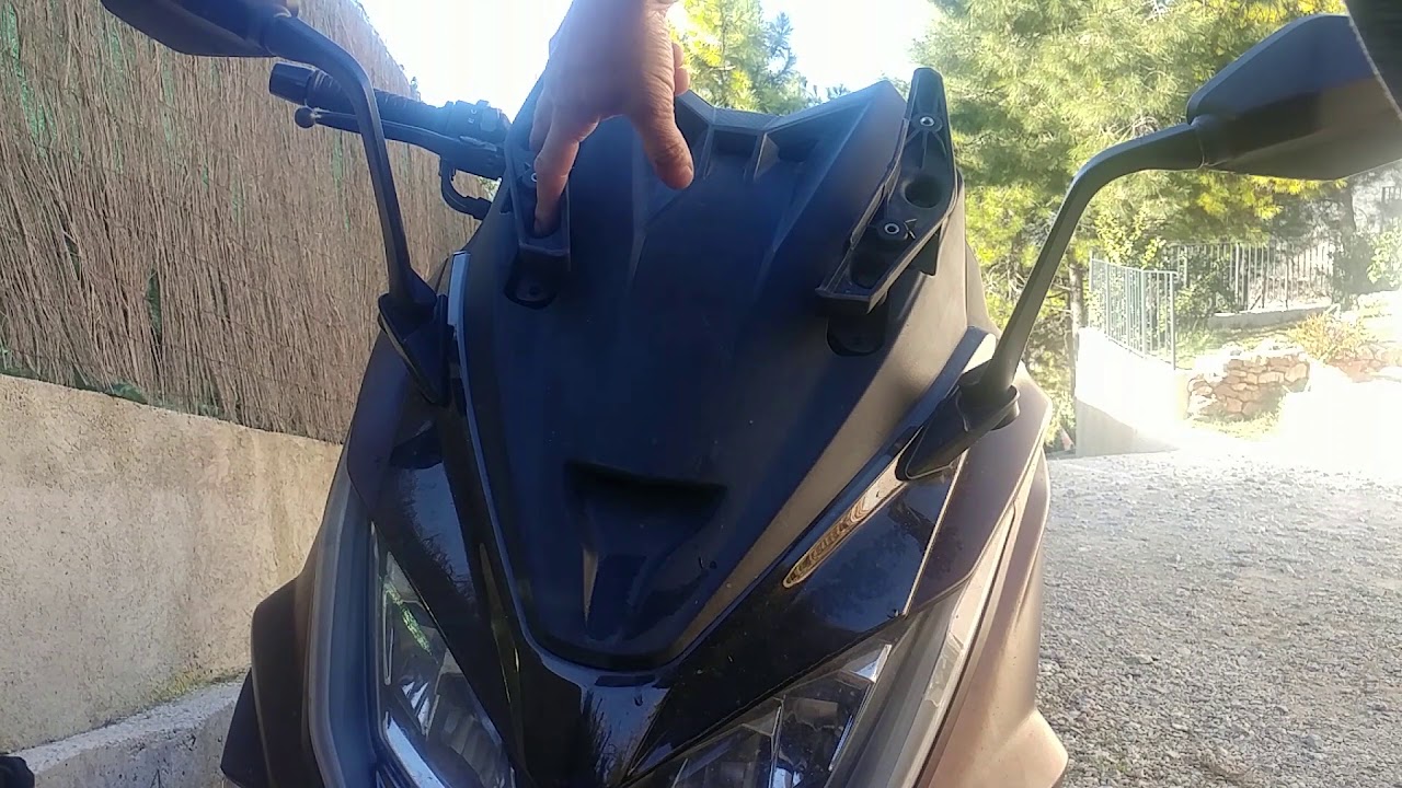 🛠️  Tuto accéder à la batterie Kymco AK 550