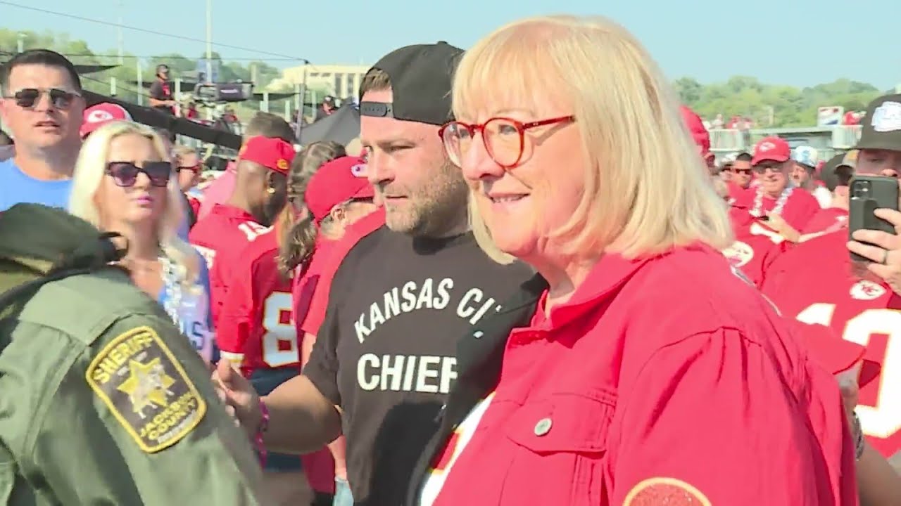 Kansas City Chiefs play host to the World’s Largest Tailgate