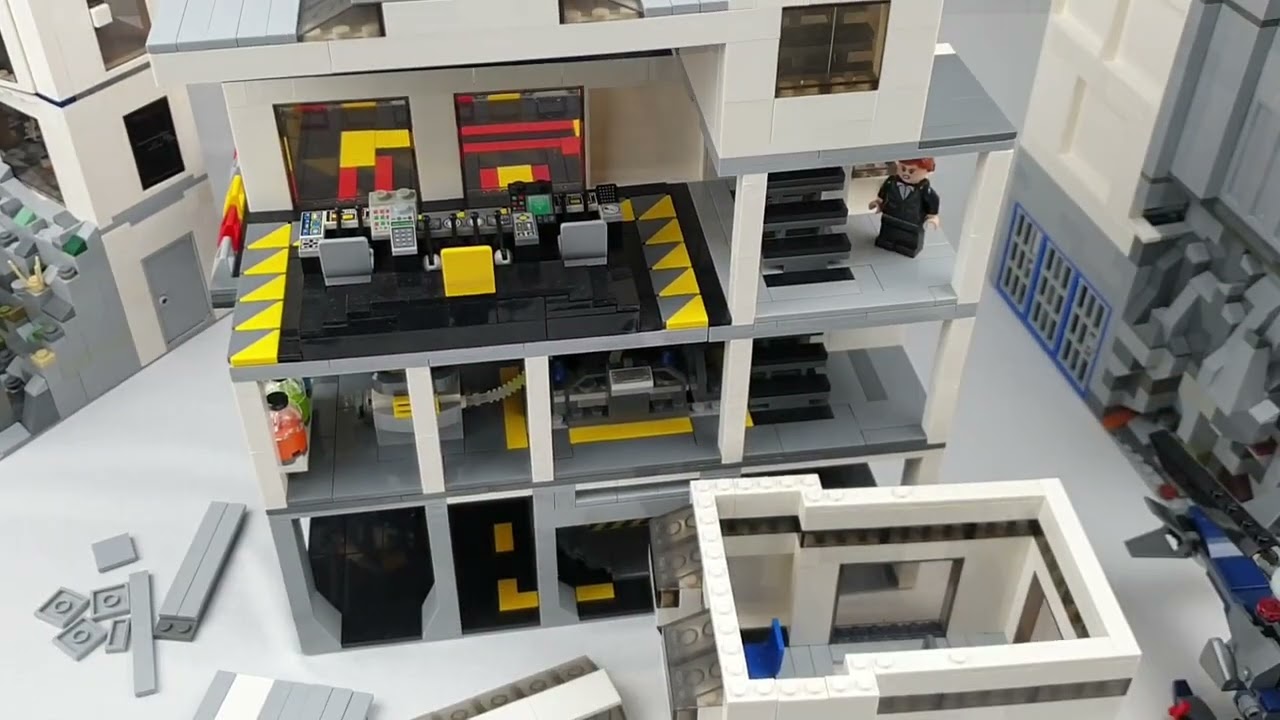 MOC40 Baseplate2 Step13 Modularity and Minifigures Hero Base