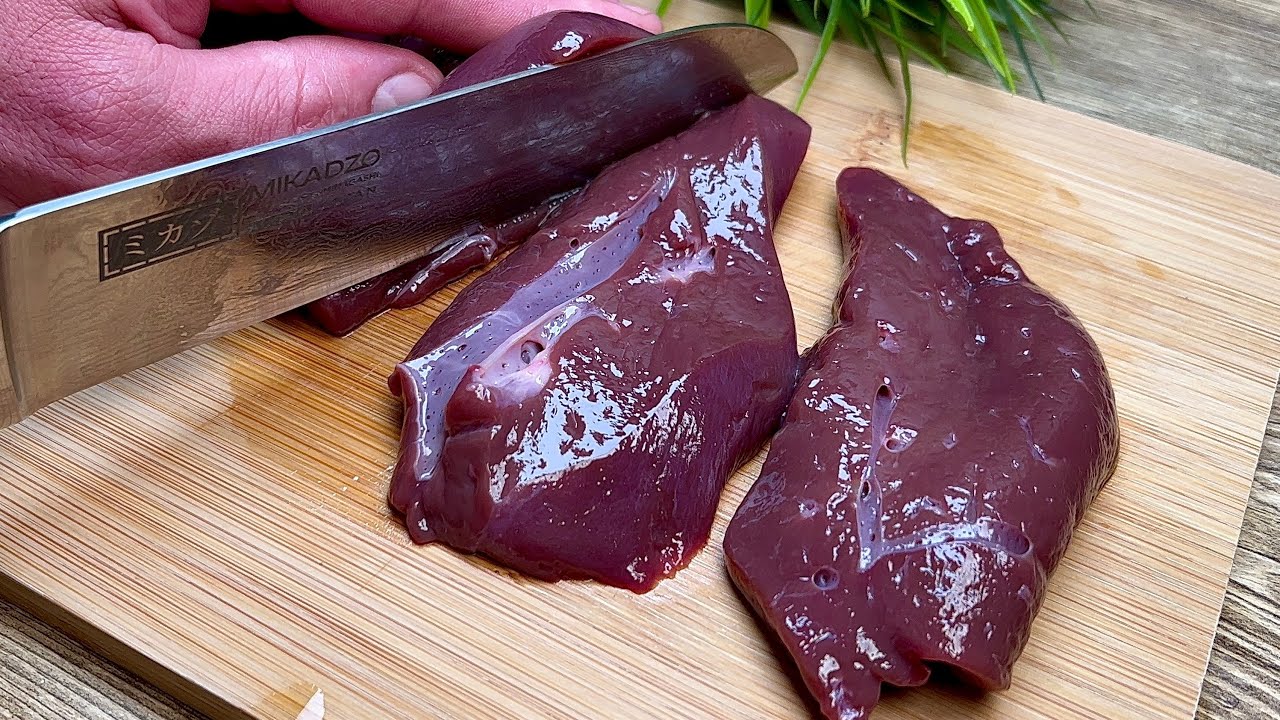 Мало кто так готовит печень! Вам понравиться этот вкусный и быстрый рецепт!